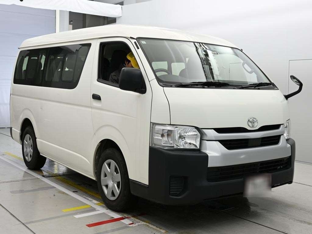 TOYOTA HIACE