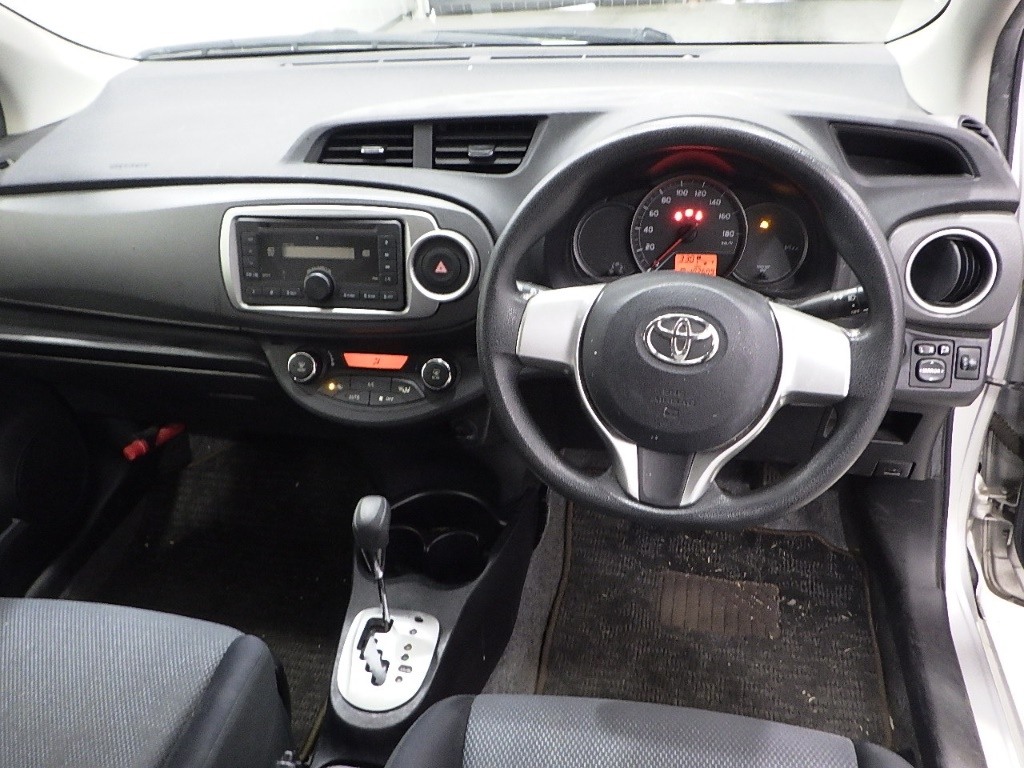 TOYOTA VITZ