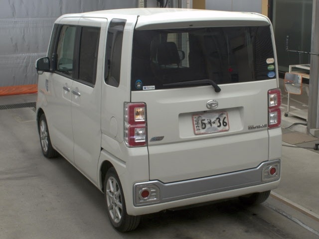 DAIHATSU WAKE