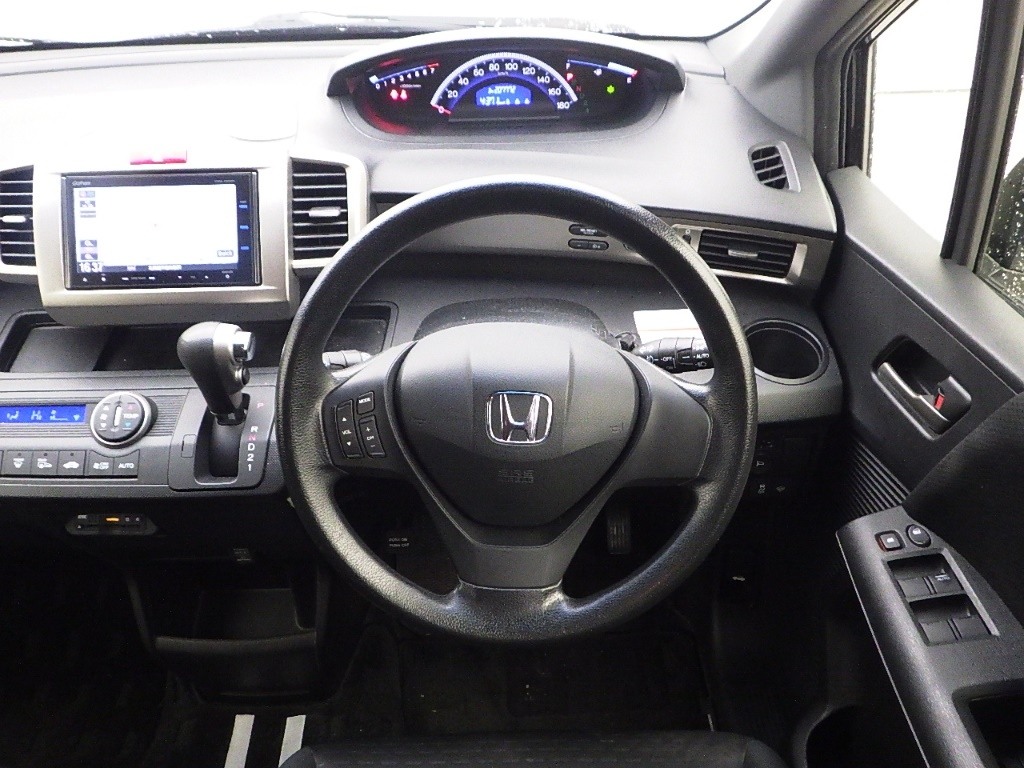 HONDA FREED SPIKE