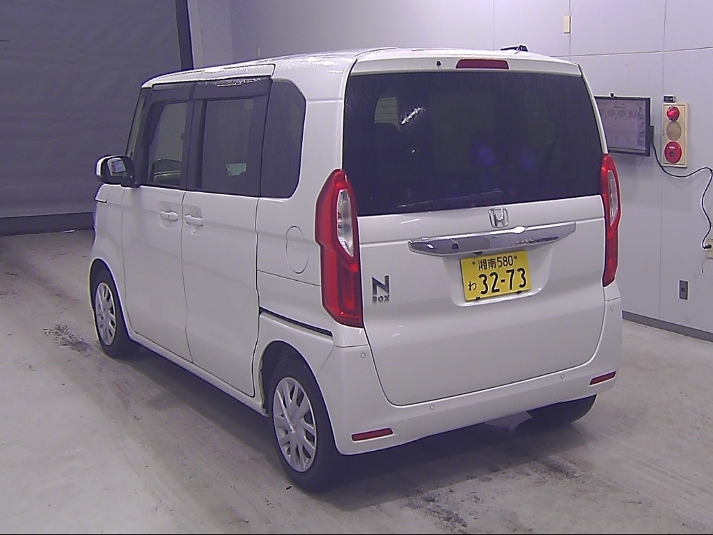 HONDA N-BOX
