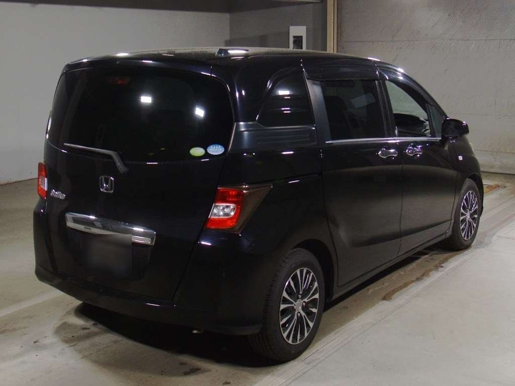 HONDA FREED SPIKE