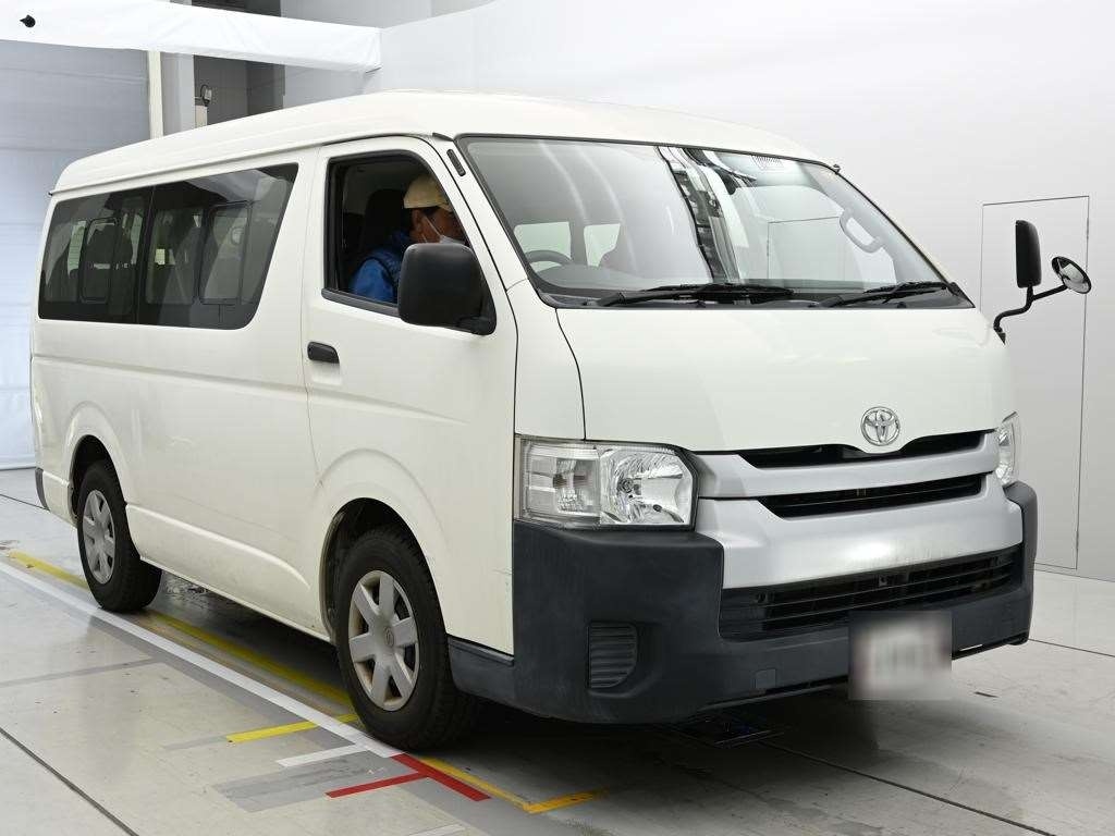 TOYOTA HIACE