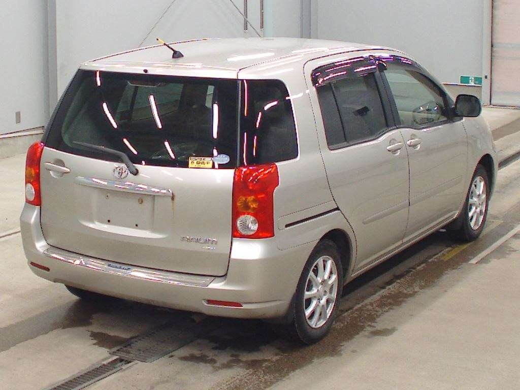 TOYOTA RAUM