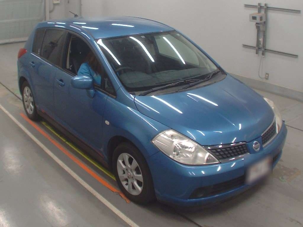 NISSAN TIIDA