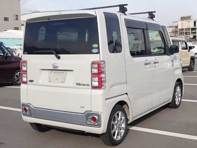 DAIHATSU WAKE