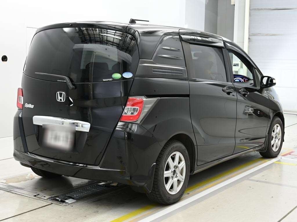 HONDA FREED SPIKE