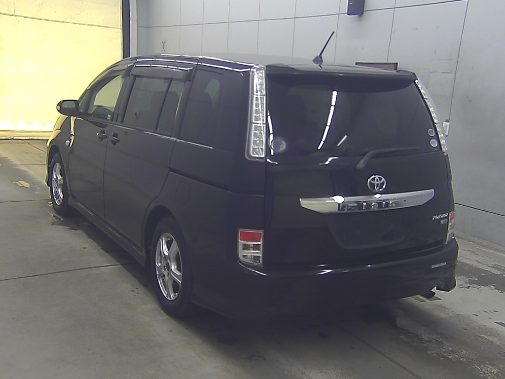TOYOTA ISIS