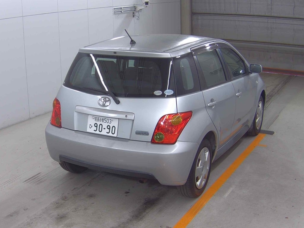TOYOTA IST