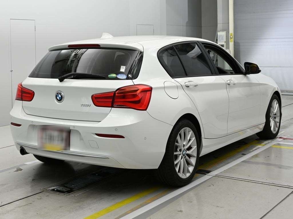 BMW 1-SERIES