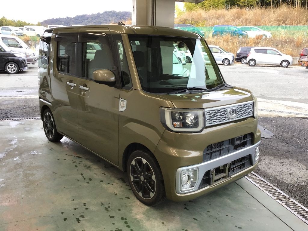 DAIHATSU WAKE