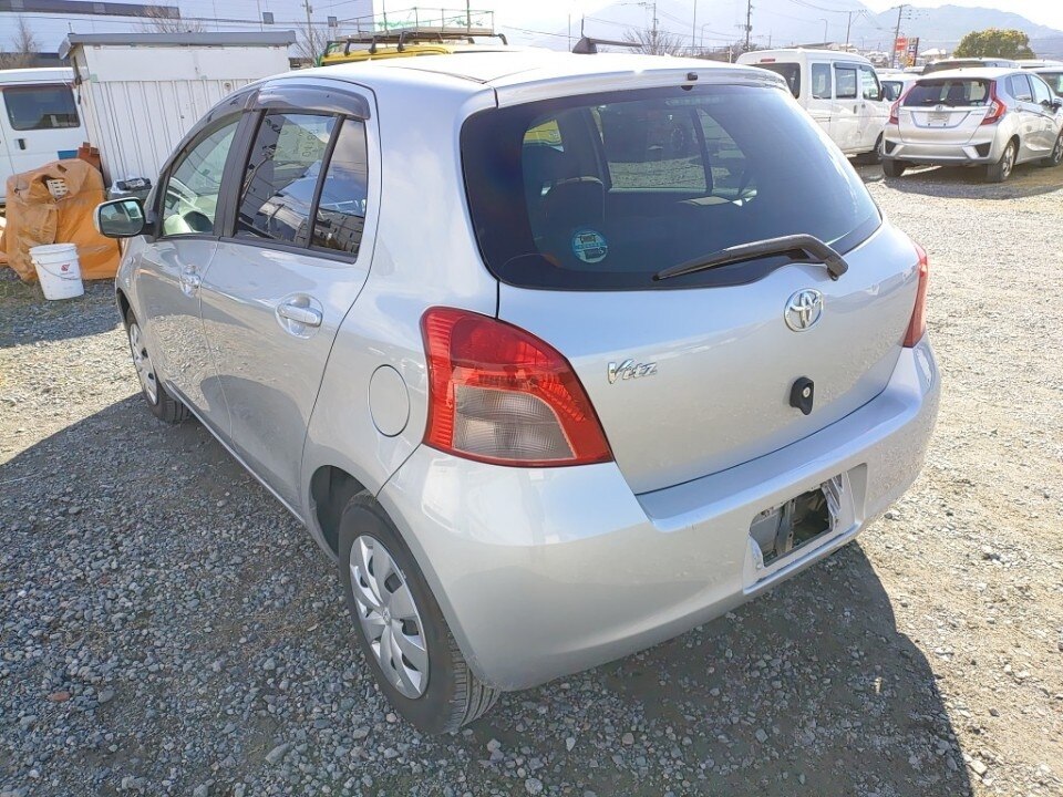 TOYOTA VITZ