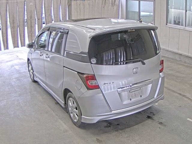 HONDA FREED SPIKE