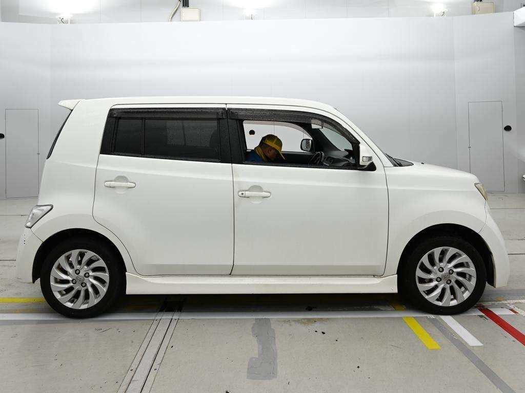 TOYOTA BB