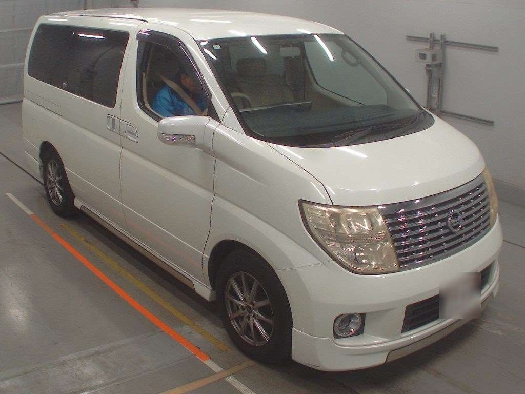 NISSAN ELGRAND