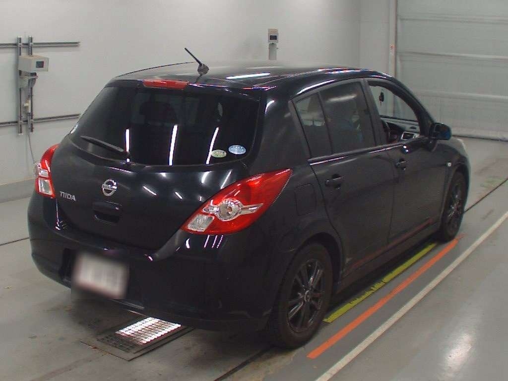 NISSAN TIIDA