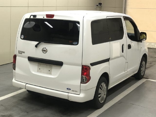 NISSAN NV200