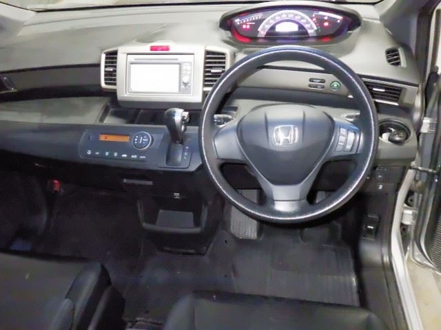 HONDA FREED SPIKE