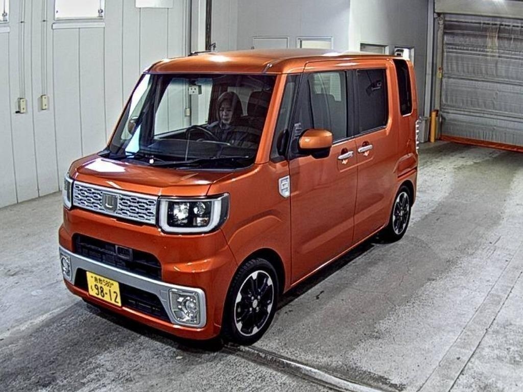 DAIHATSU WAKE