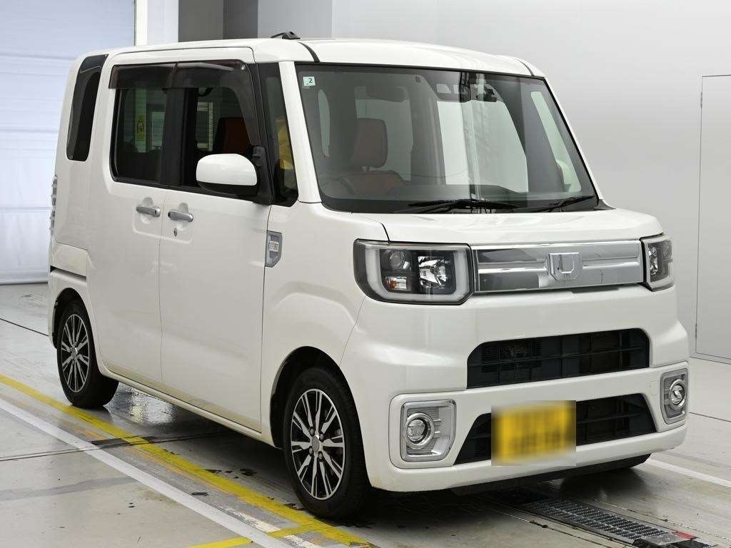 DAIHATSU WAKE