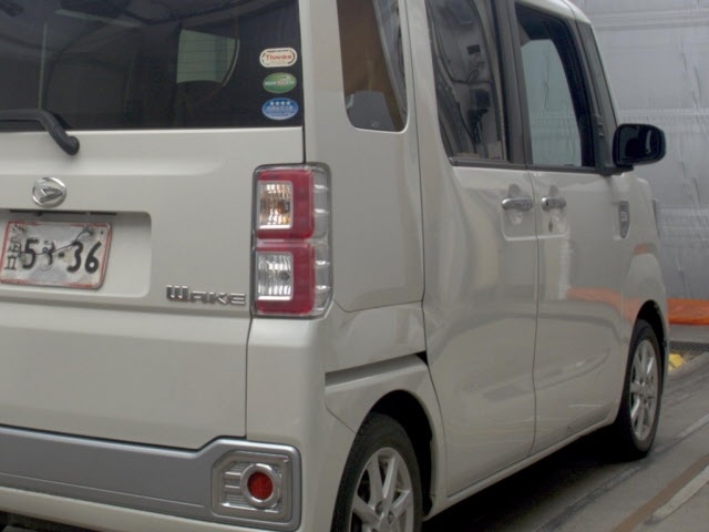 DAIHATSU WAKE