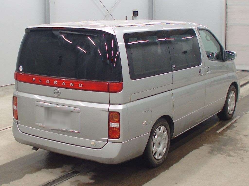 NISSAN ELGRAND