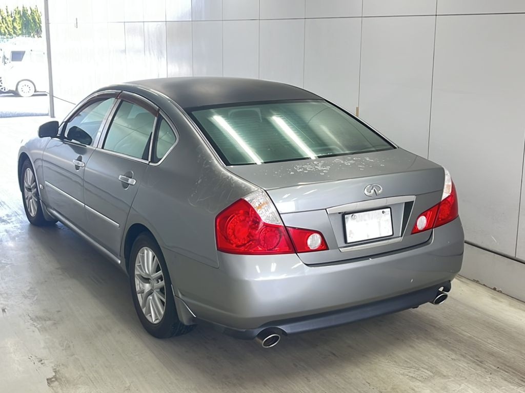 NISSAN FUGA