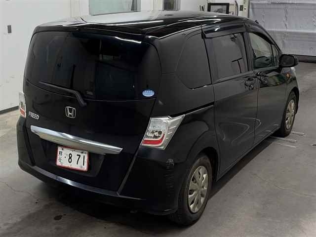 HONDA FREED SPIKE