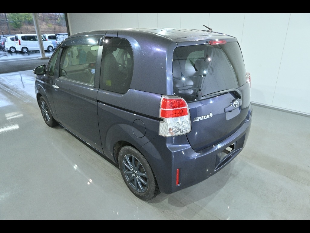 TOYOTA SPADE