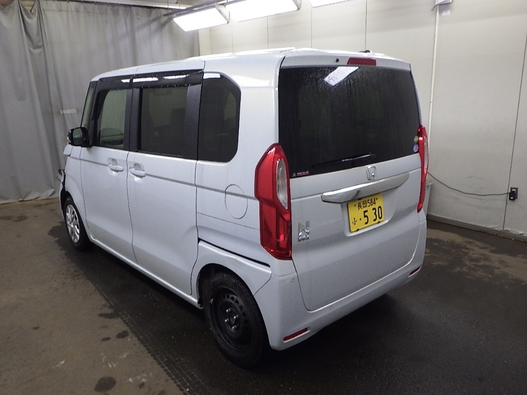HONDA N-BOX