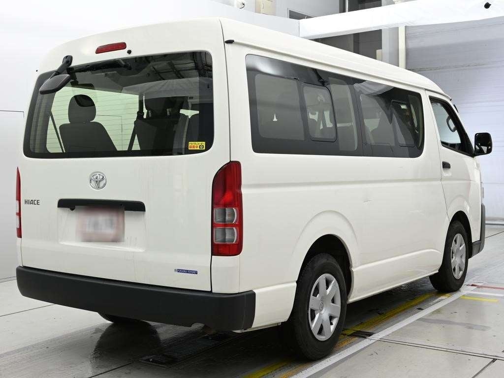 TOYOTA HIACE