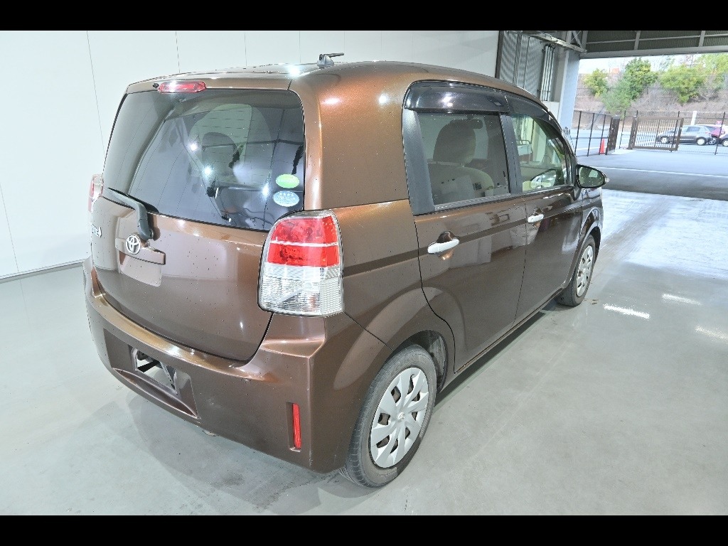 TOYOTA SPADE