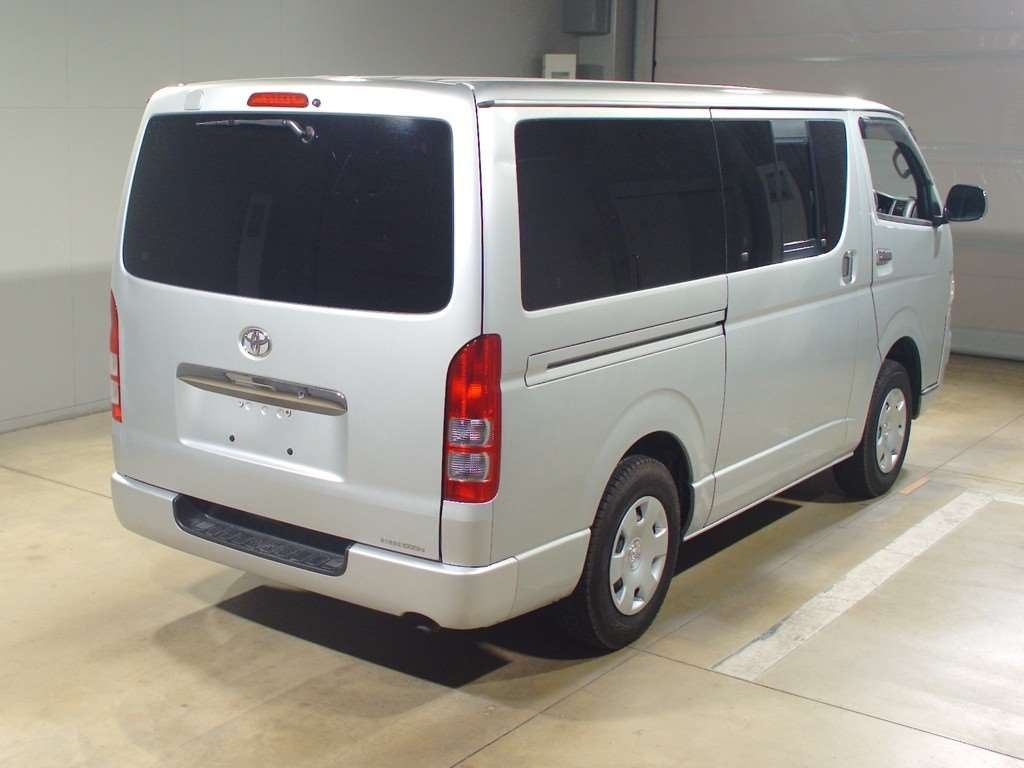TOYOTA REGIUS ACE
