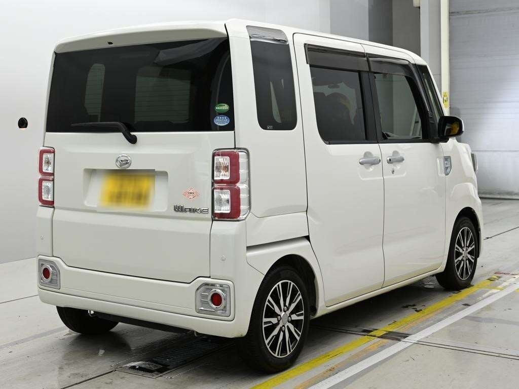 DAIHATSU WAKE