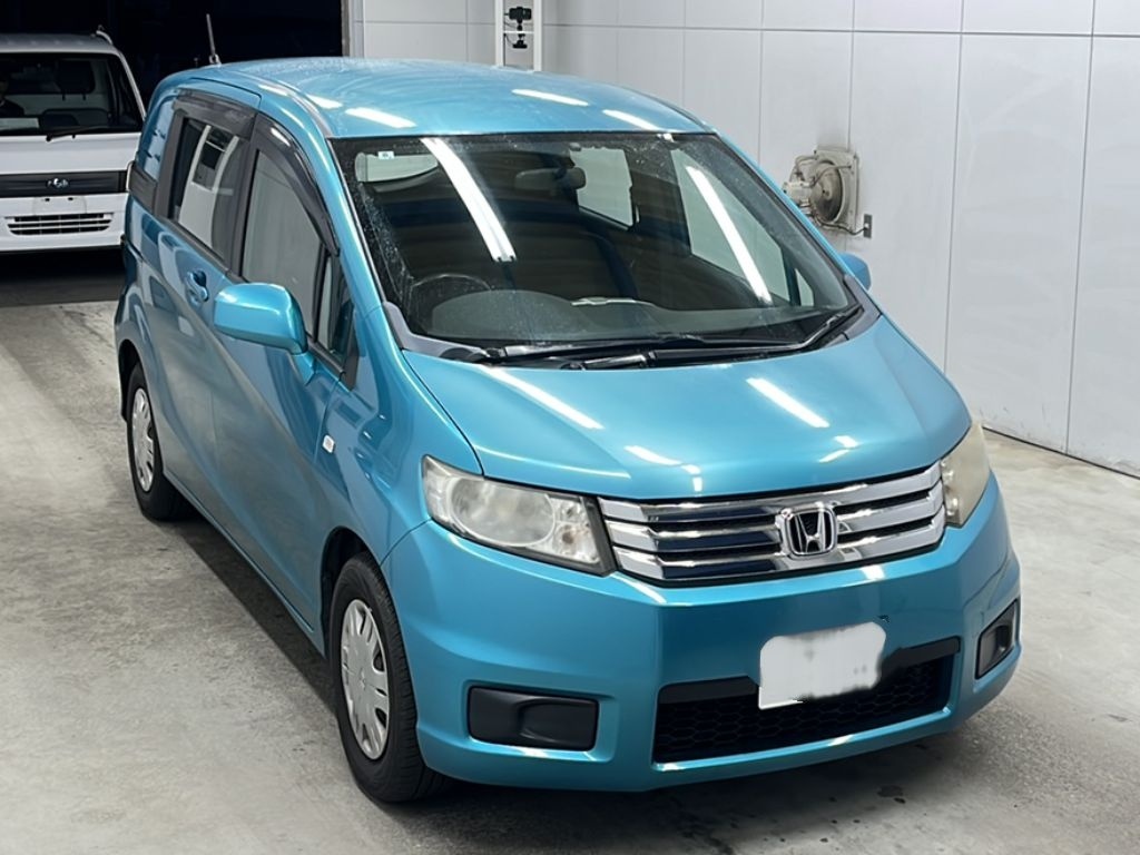 HONDA FREED SPIKE