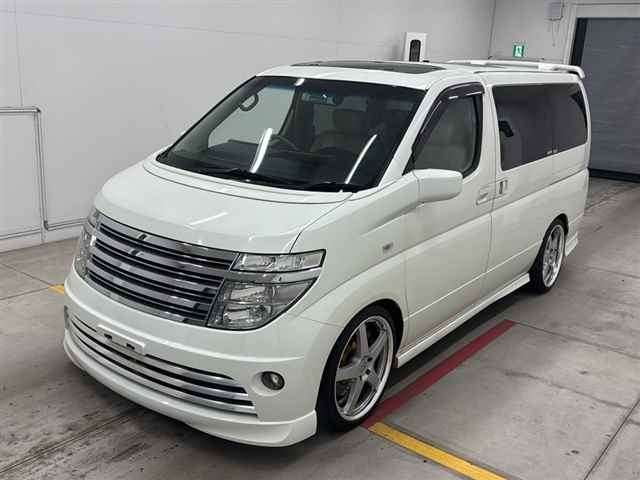 NISSAN ELGRAND