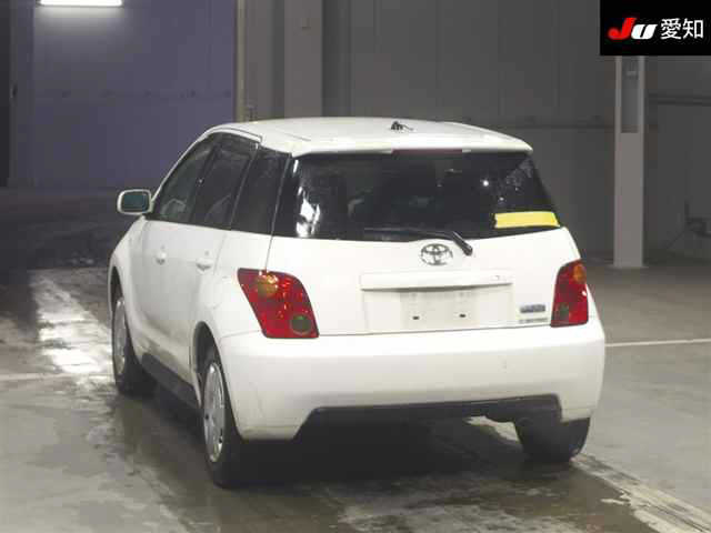 TOYOTA IST