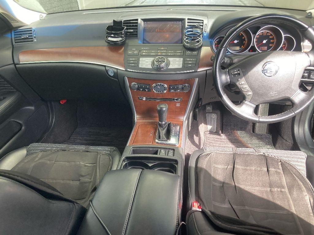 NISSAN FUGA