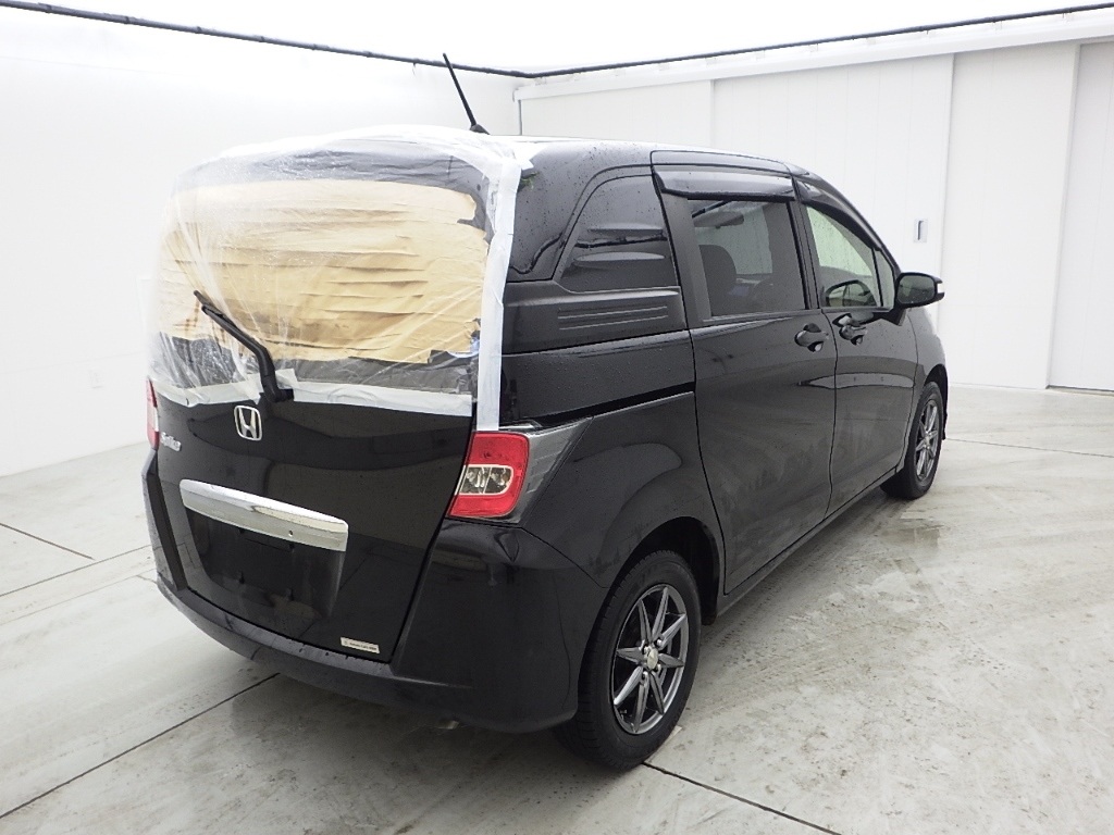 HONDA FREED SPIKE