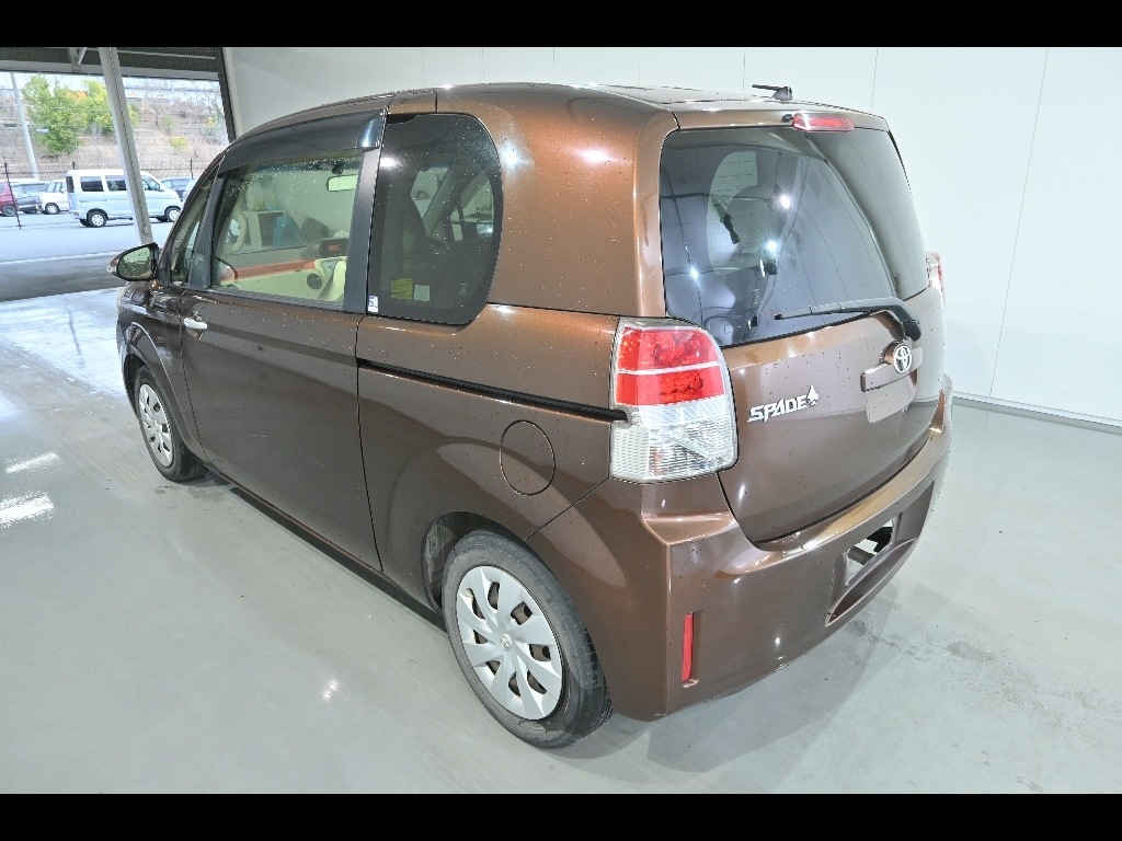 TOYOTA SPADE