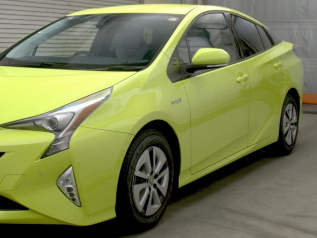 TOYOTA PRIUS
