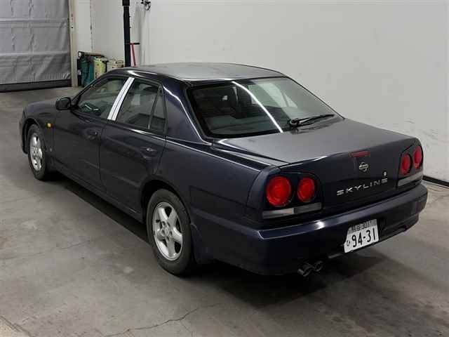 NISSAN SKYLINE