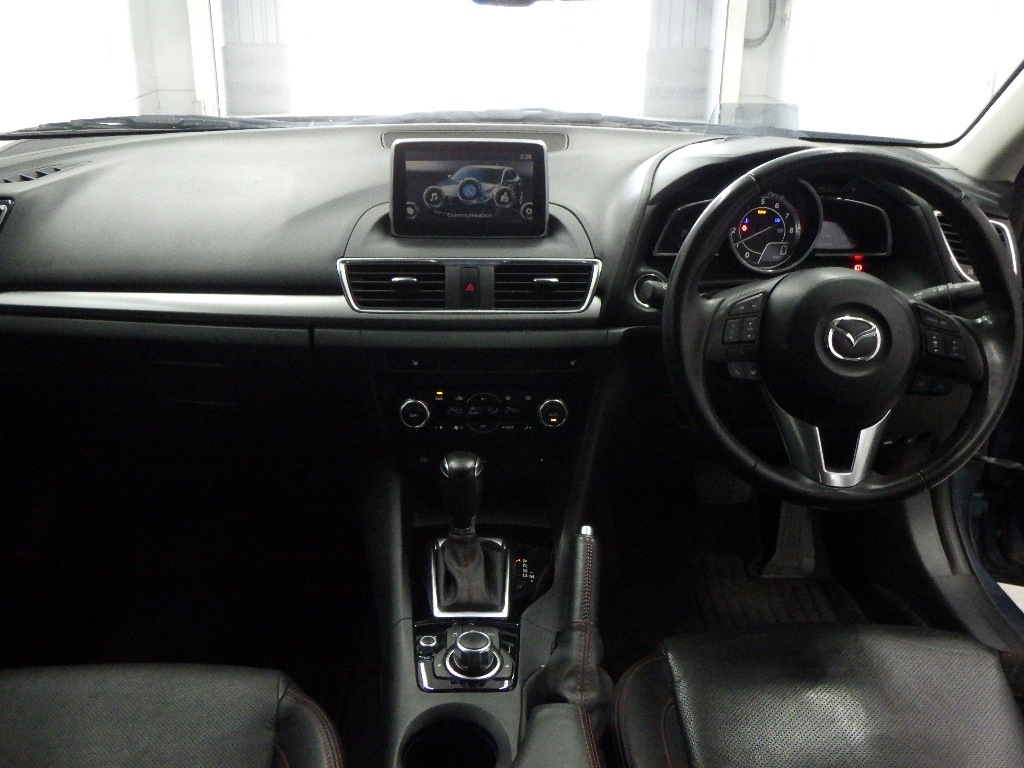 MAZDA AXELA