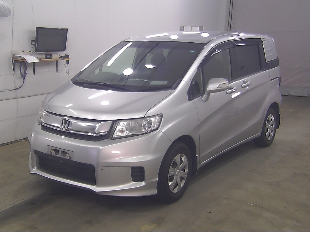 HONDA FREED SPIKE
