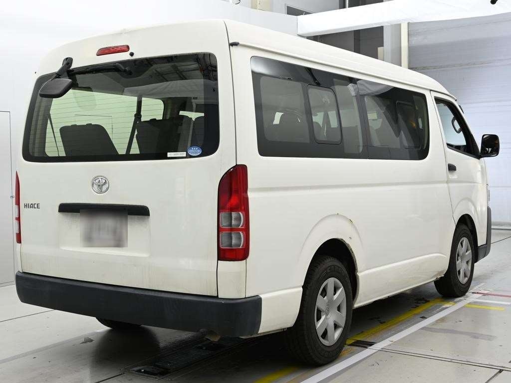 TOYOTA HIACE