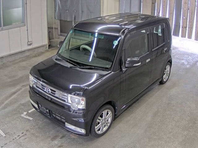 TOYOTA PIXIS SPACE