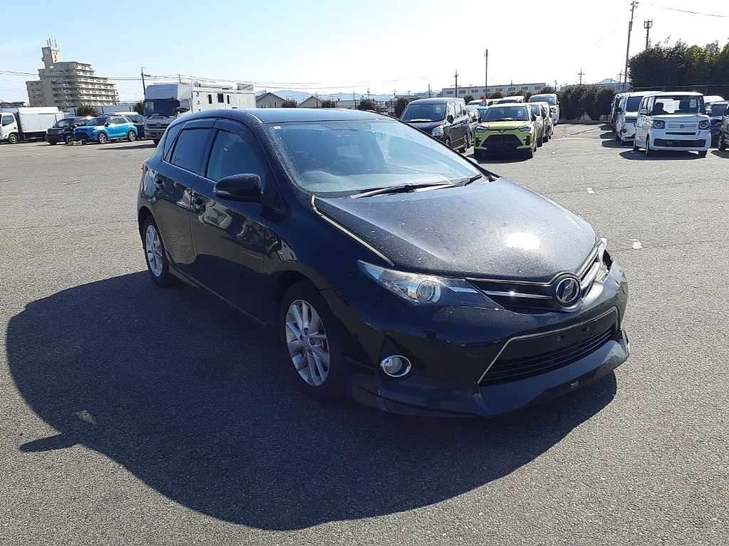 TOYOTA AURIS