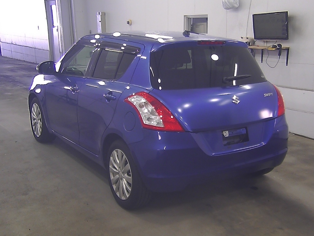 SUZUKI SWIFT
