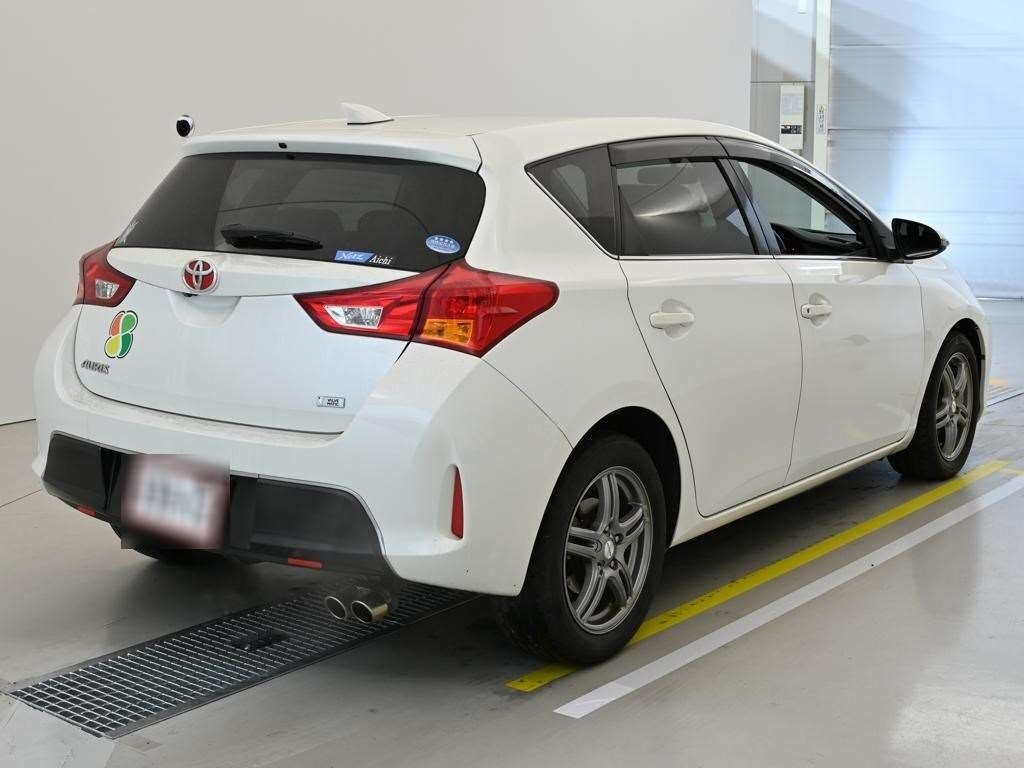 TOYOTA AURIS
