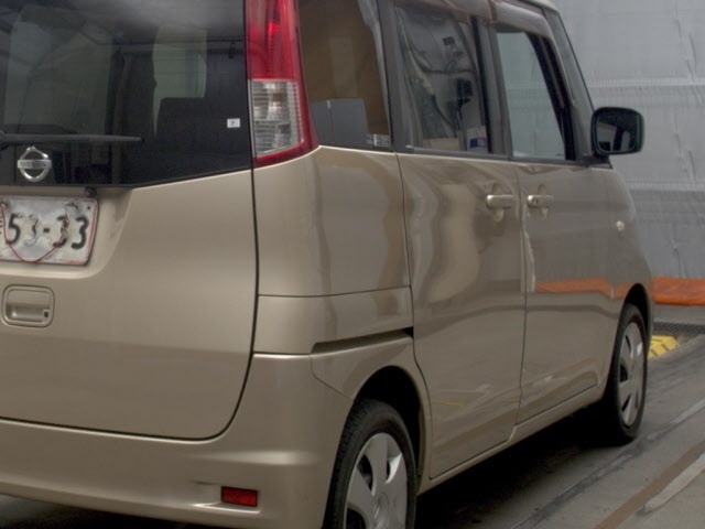 NISSAN ROOX